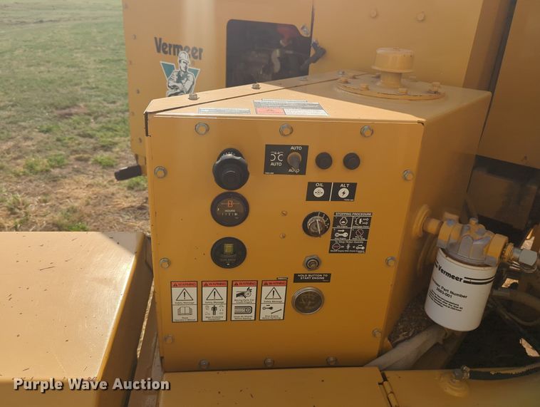 image for item MY9949 1999 Vermeer BC1250A  wood chipper