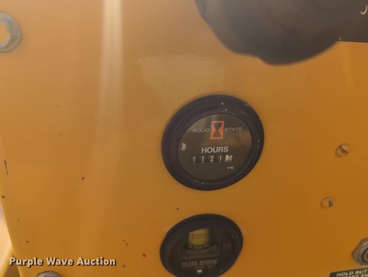 image for item MY9949 1999 Vermeer BC1250A  wood chipper