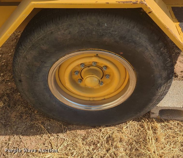 image for item MY9949 1999 Vermeer BC1250A  wood chipper