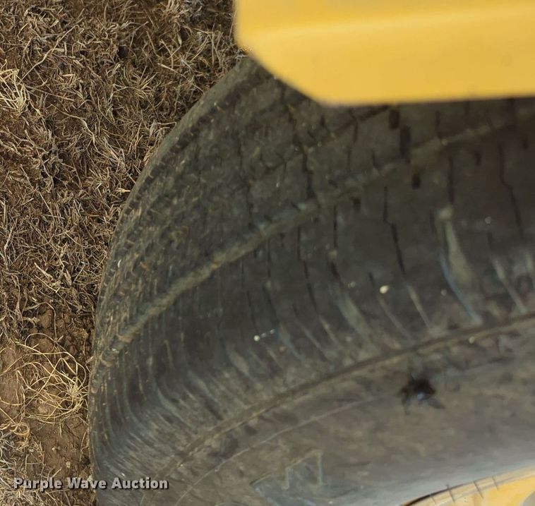 image for item MY9949 1999 Vermeer BC1250A  wood chipper