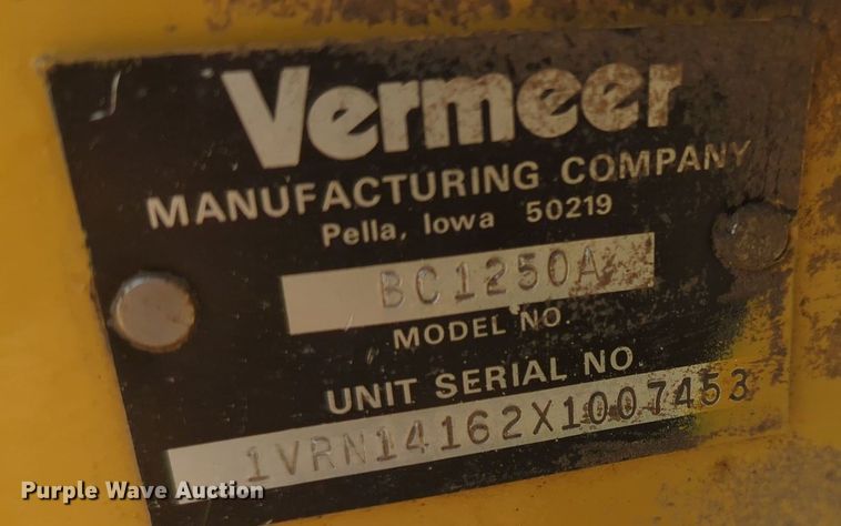 image for item MY9949 1999 Vermeer BC1250A  wood chipper