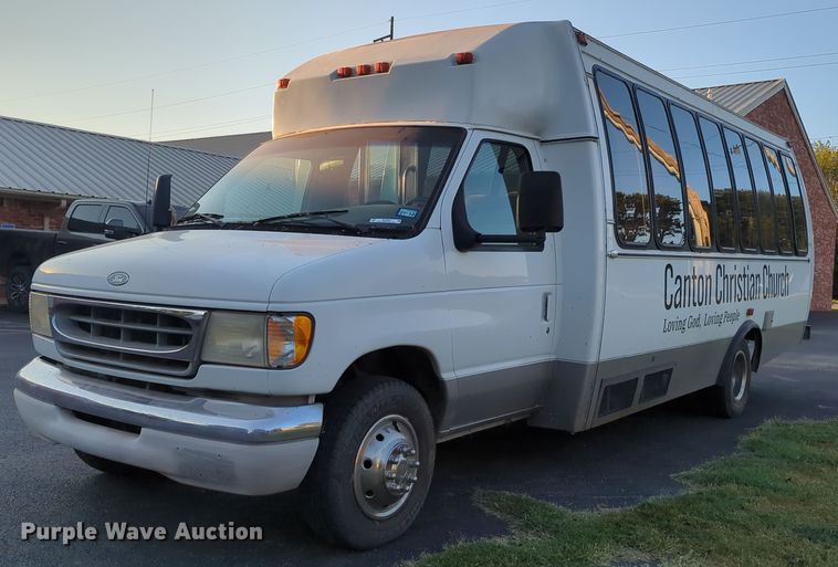 image for item MY9952 1998 Ford E350  shuttle bus