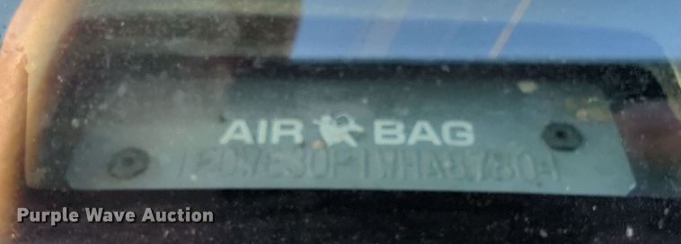 image for item MY9952 1998 Ford E350  shuttle bus