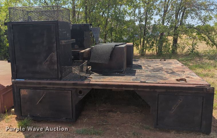 image for item MY9977 Gin pole truck bed