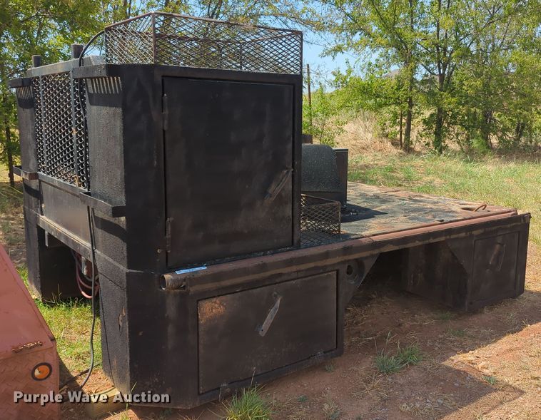 image for item MY9977 Gin pole truck bed