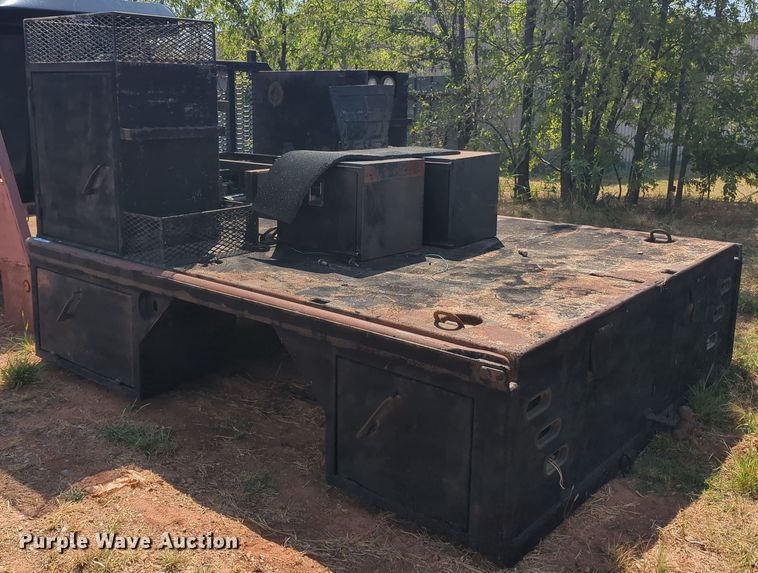 image for item MY9977 Gin pole truck bed