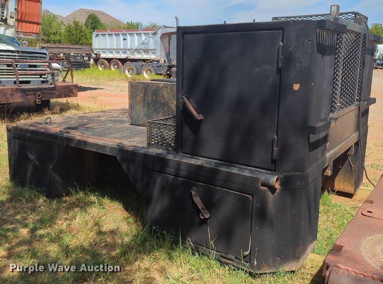 image for item MY9977 Gin pole truck bed