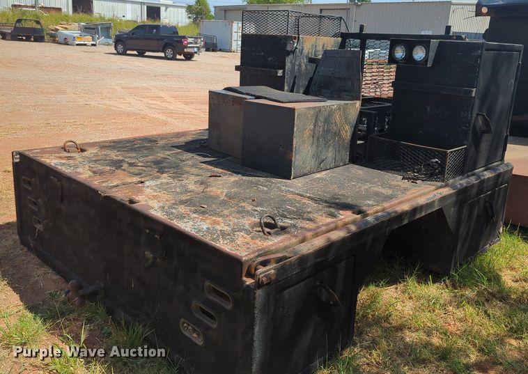 image for item MY9977 Gin pole truck bed