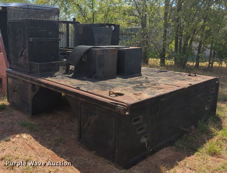 image for item MY9977 Gin pole truck bed