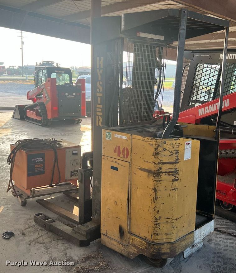 image for item NA9122 Hyster N40ER  forklift