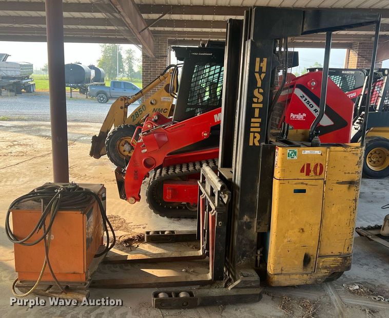 image for item NA9122 Hyster N40ER  forklift