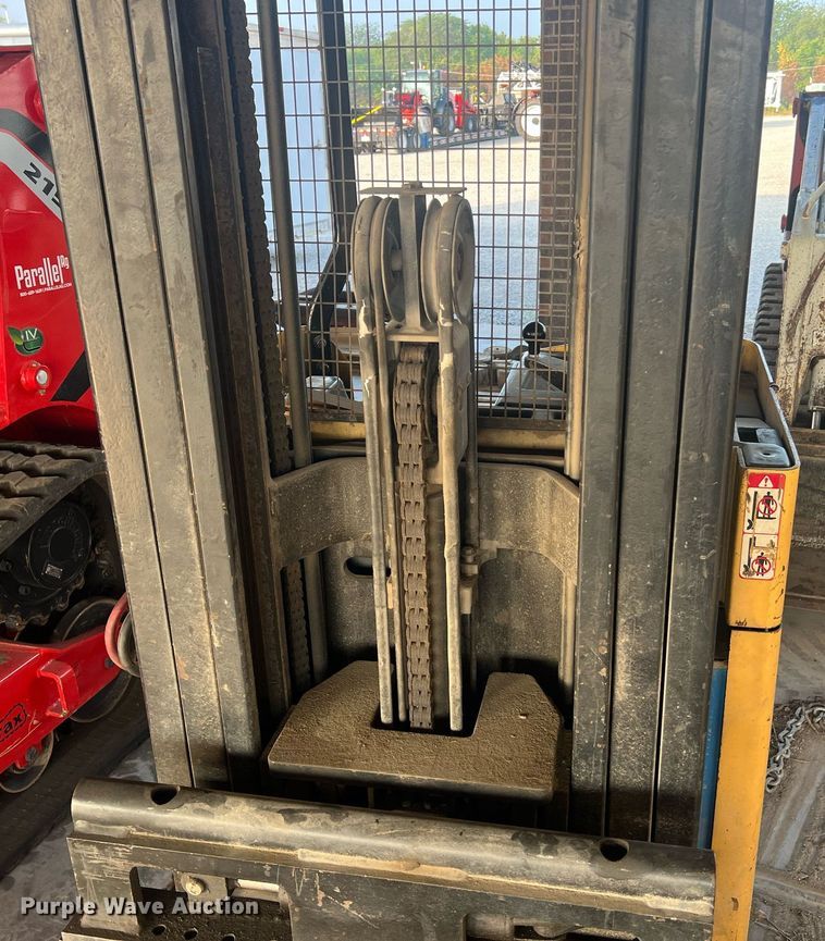 image for item NA9122 Hyster N40ER  forklift