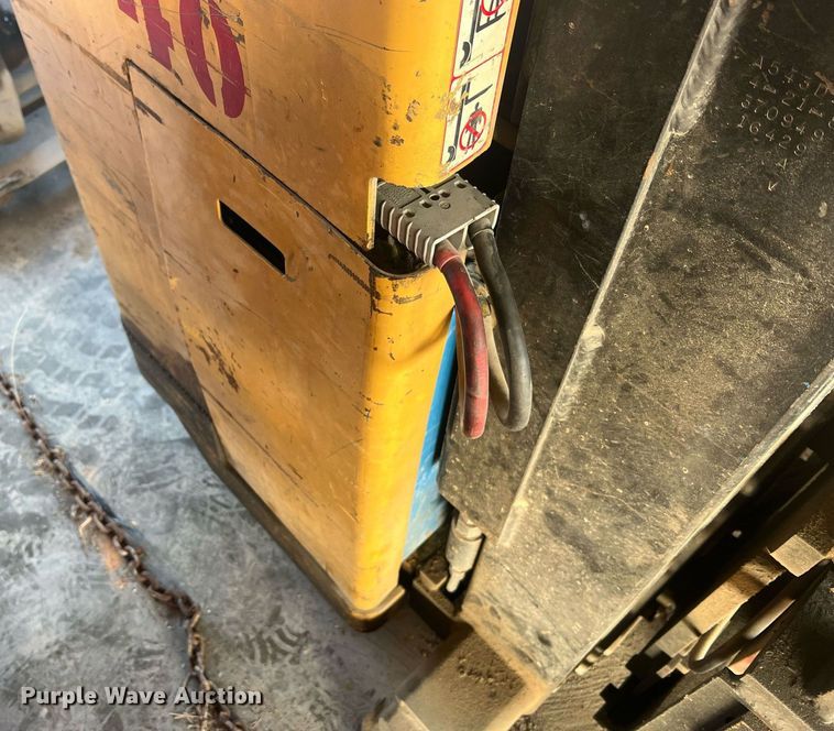 image for item NA9122 Hyster N40ER  forklift