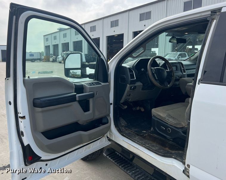 image for item NA9124 2017 Ford F250 XLT  SuperCab pickup truck