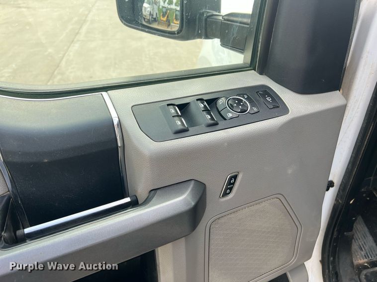 image for item NA9124 2017 Ford F250 XLT  SuperCab pickup truck