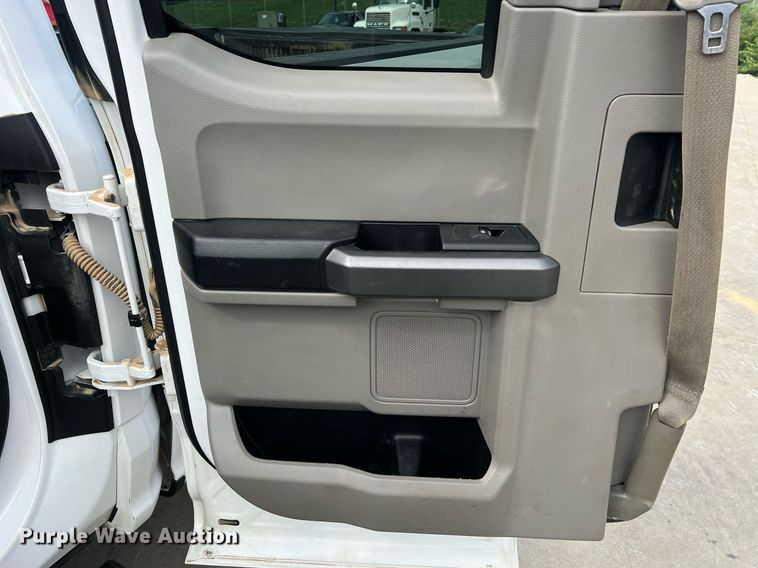 image for item NA9124 2017 Ford F250 XLT  SuperCab pickup truck