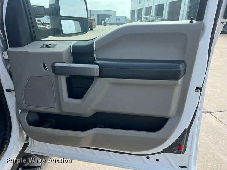 image for item NA9124 2017 Ford F250 XLT  SuperCab pickup truck