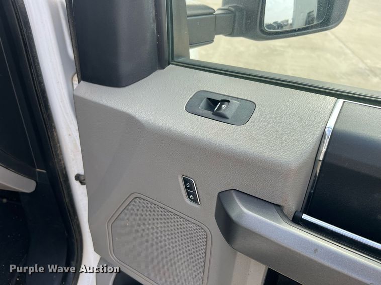 image for item NA9124 2017 Ford F250 XLT  SuperCab pickup truck