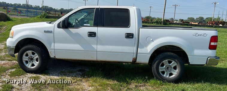 image for item NA9136 2004 Ford F150 XLT  SuperCrew pickup truck