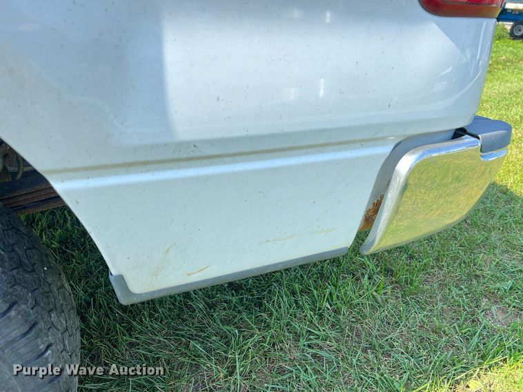 image for item NA9136 2004 Ford F150 XLT  SuperCrew pickup truck