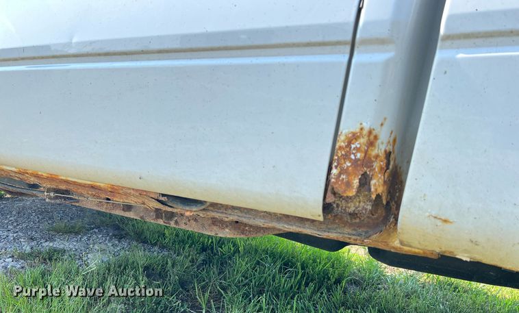 image for item NA9136 2004 Ford F150 XLT  SuperCrew pickup truck