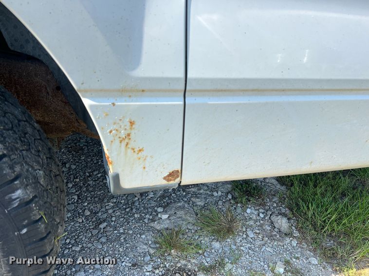 image for item NA9136 2004 Ford F150 XLT  SuperCrew pickup truck