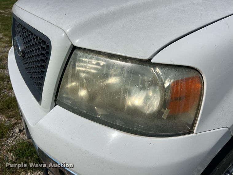 image for item NA9136 2004 Ford F150 XLT  SuperCrew pickup truck