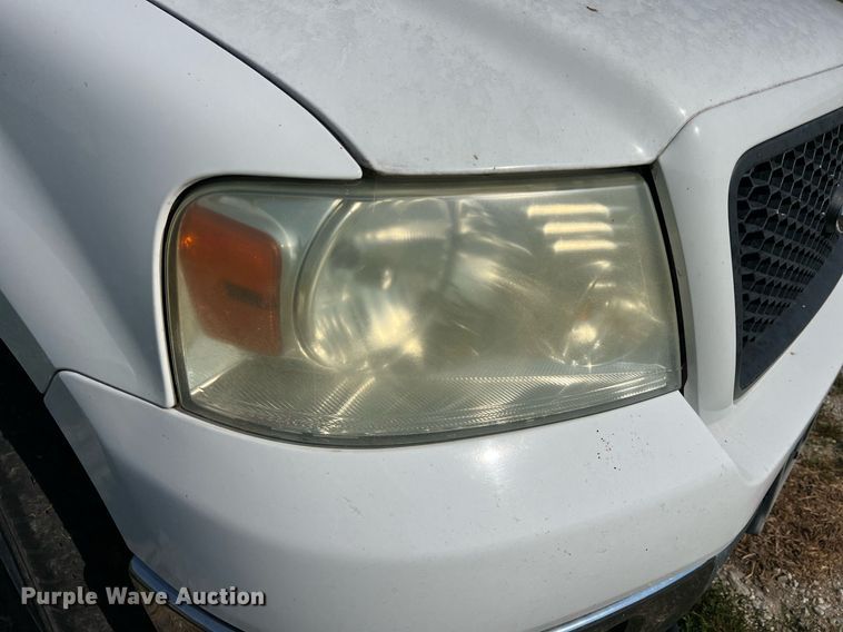 image for item NA9136 2004 Ford F150 XLT  SuperCrew pickup truck