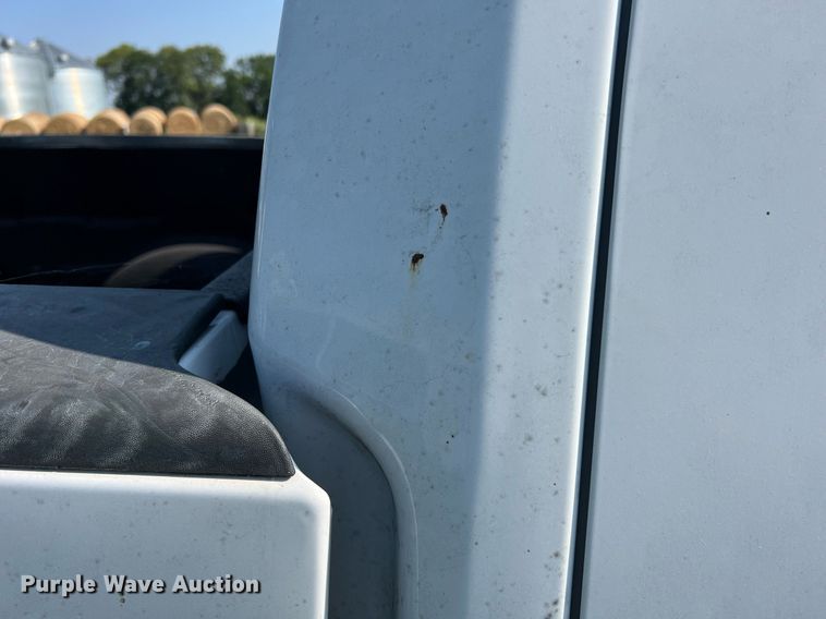 image for item NA9136 2004 Ford F150 XLT  SuperCrew pickup truck