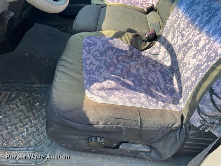 image for item NA9136 2004 Ford F150 XLT  SuperCrew pickup truck