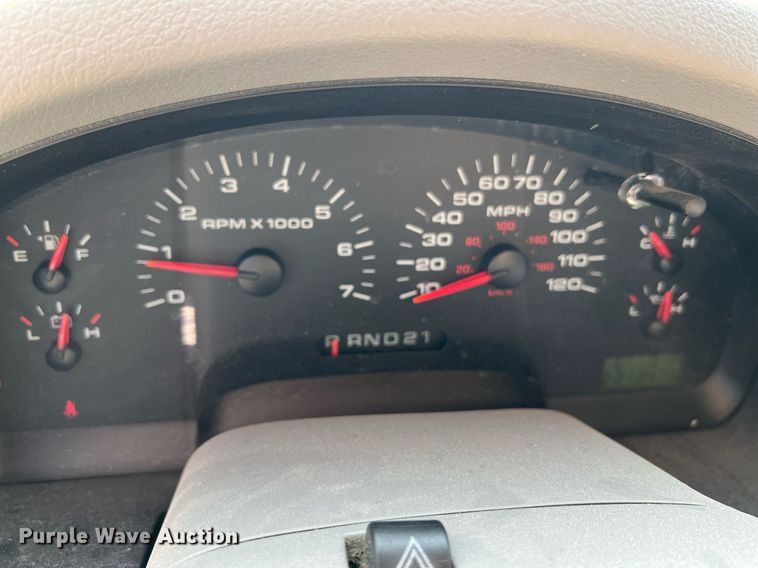 image for item NA9136 2004 Ford F150 XLT  SuperCrew pickup truck