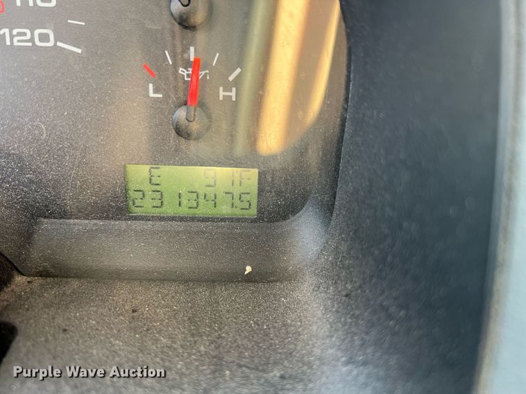 image for item NA9136 2004 Ford F150 XLT  SuperCrew pickup truck