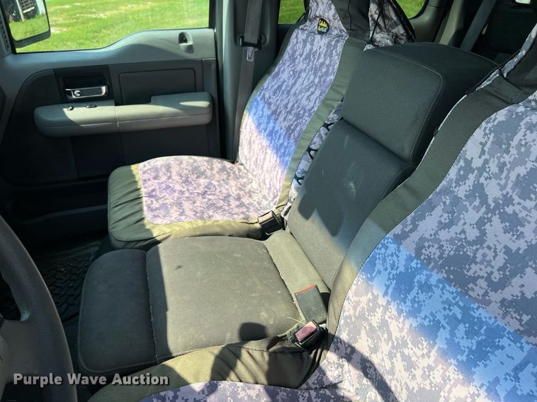 image for item NA9136 2004 Ford F150 XLT  SuperCrew pickup truck