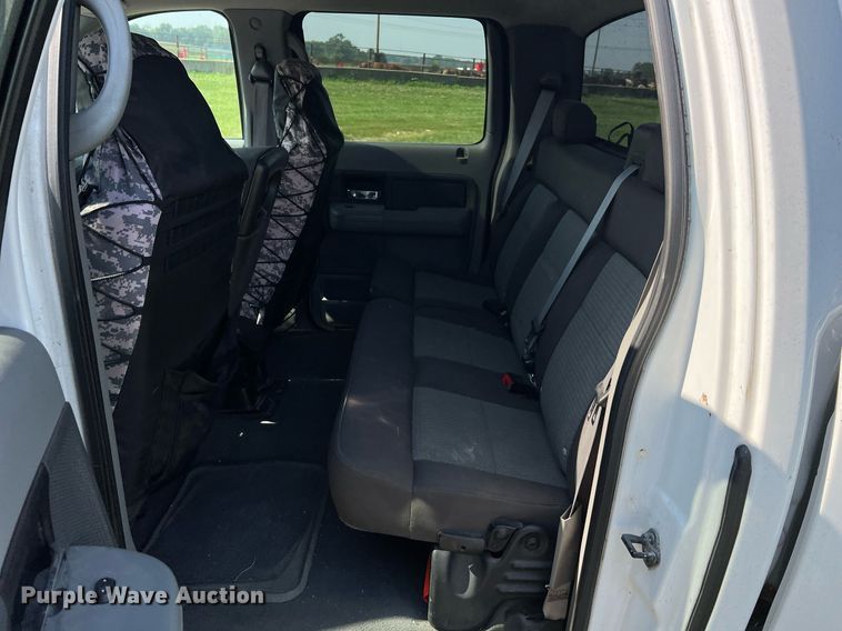 image for item NA9136 2004 Ford F150 XLT  SuperCrew pickup truck