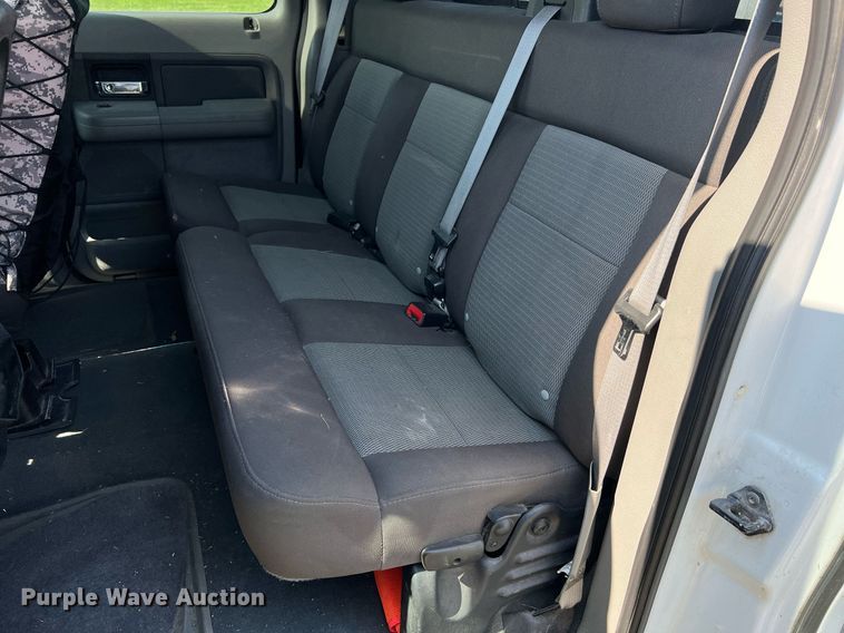 image for item NA9136 2004 Ford F150 XLT  SuperCrew pickup truck