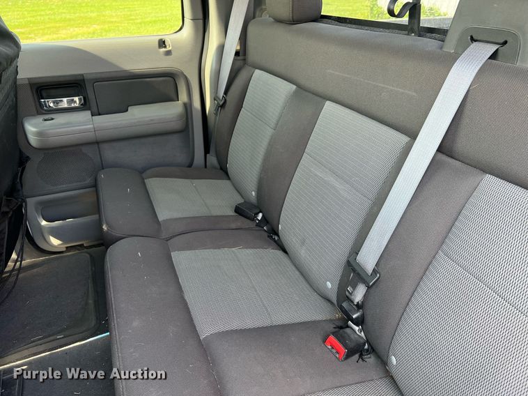 image for item NA9136 2004 Ford F150 XLT  SuperCrew pickup truck