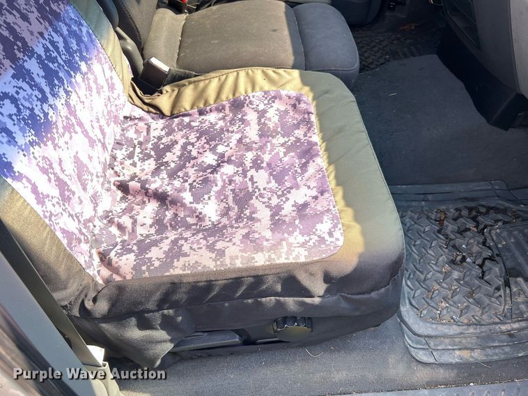 image for item NA9136 2004 Ford F150 XLT  SuperCrew pickup truck