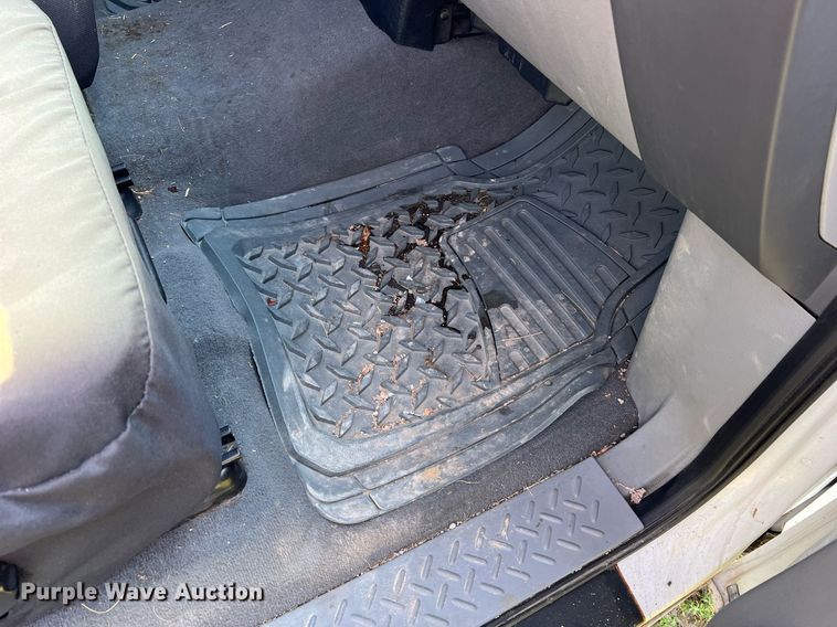 image for item NA9136 2004 Ford F150 XLT  SuperCrew pickup truck