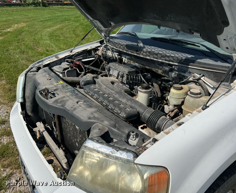 image for item NA9136 2004 Ford F150 XLT  SuperCrew pickup truck