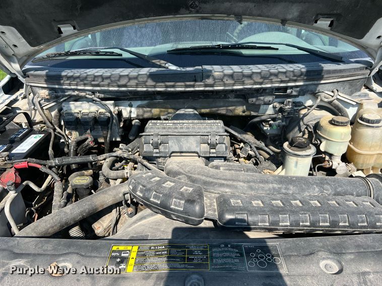 image for item NA9136 2004 Ford F150 XLT  SuperCrew pickup truck