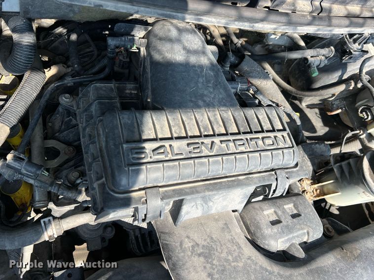 image for item NA9136 2004 Ford F150 XLT  SuperCrew pickup truck