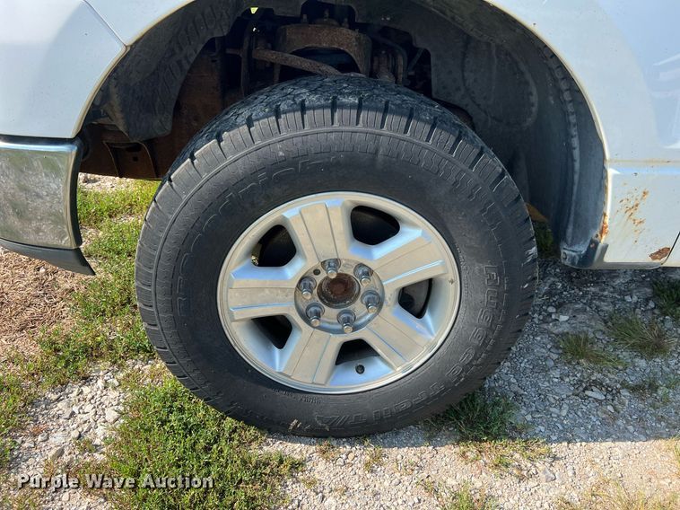 image for item NA9136 2004 Ford F150 XLT  SuperCrew pickup truck