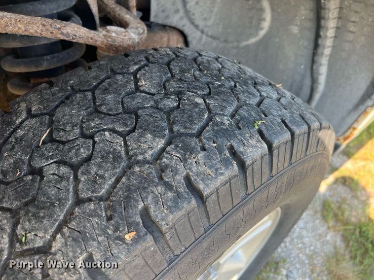 image for item NA9136 2004 Ford F150 XLT  SuperCrew pickup truck