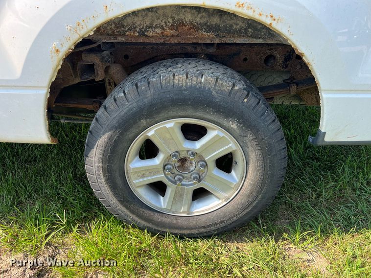 image for item NA9136 2004 Ford F150 XLT  SuperCrew pickup truck