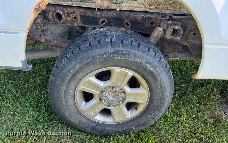 image for item NA9136 2004 Ford F150 XLT  SuperCrew pickup truck