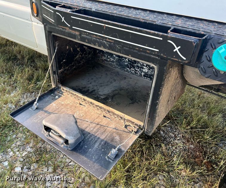 image for item NA9140 1995 Dodge Ram 3500 Laramie SLT  flatbed pickup truck