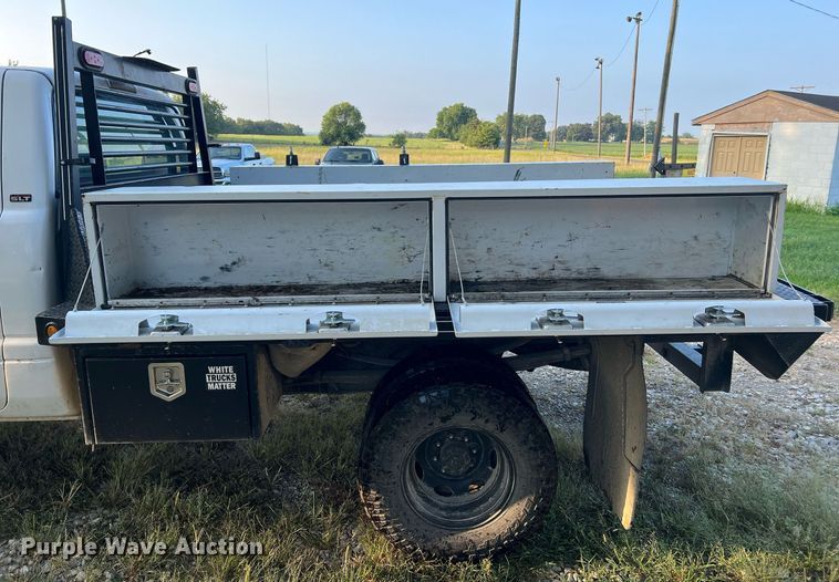 image for item NA9140 1995 Dodge Ram 3500 Laramie SLT  flatbed pickup truck