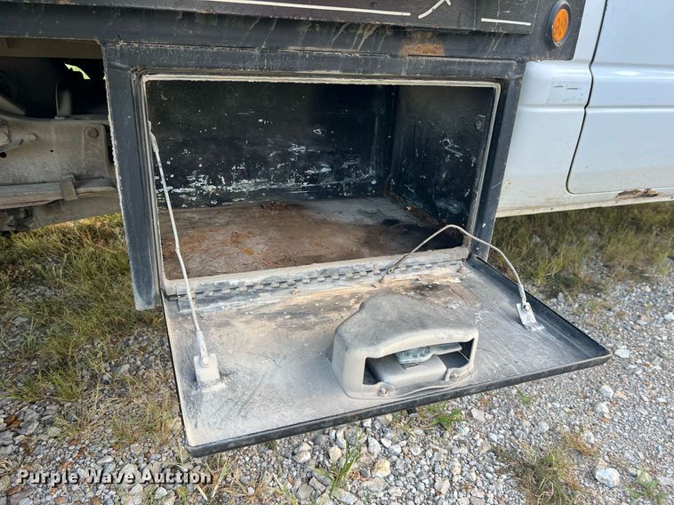 image for item NA9140 1995 Dodge Ram 3500 Laramie SLT  flatbed pickup truck