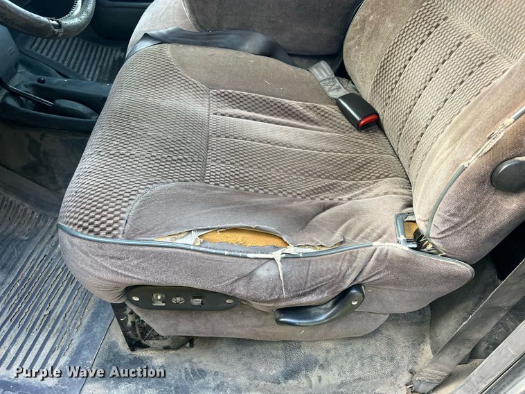 image for item NA9140 1995 Dodge Ram 3500 Laramie SLT  flatbed pickup truck