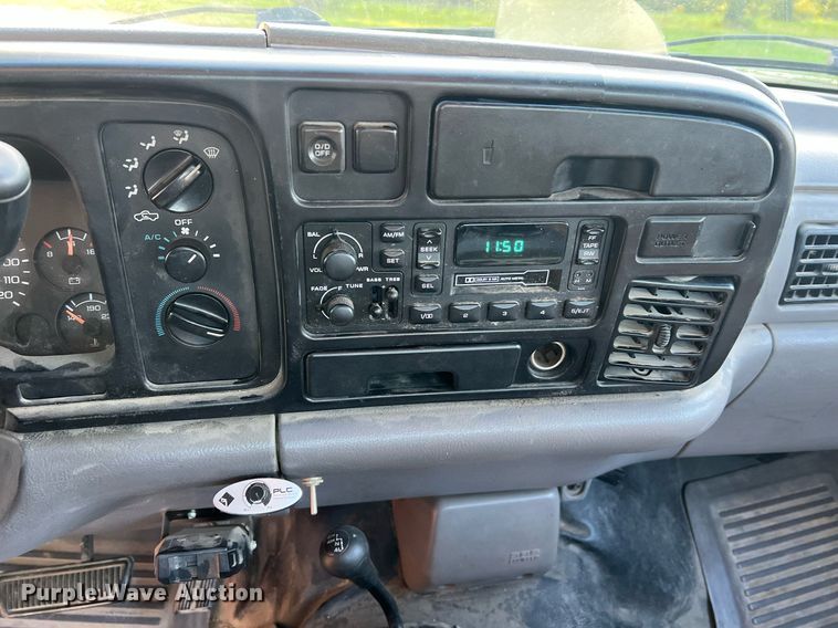 image for item NA9140 1995 Dodge Ram 3500 Laramie SLT  flatbed pickup truck